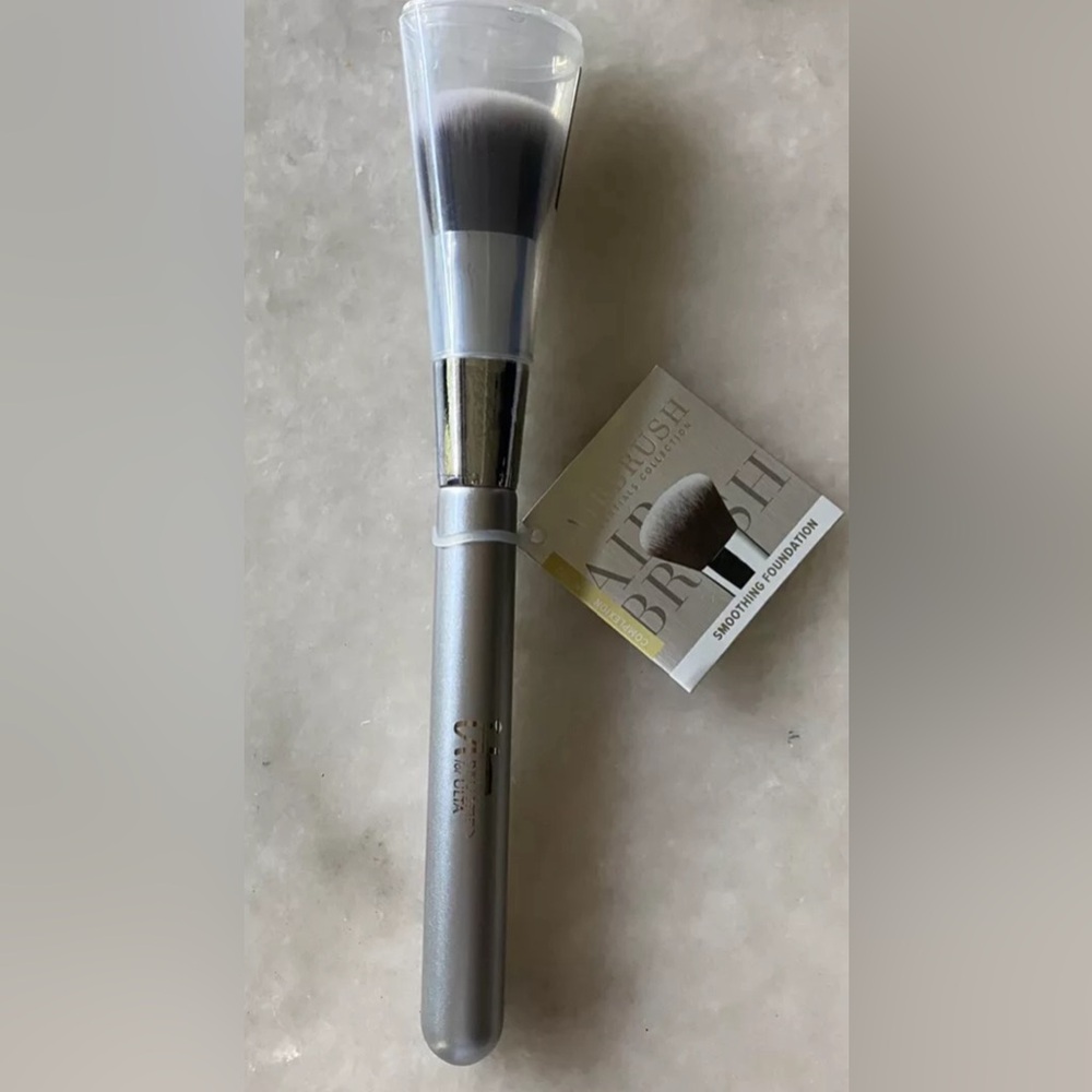 It Cosmetics ULTA Smoothing Foundation Brush #102🌺